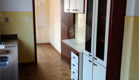 Casa à venda com 3 quartos no Centro, Mogi das Cruzes, SP