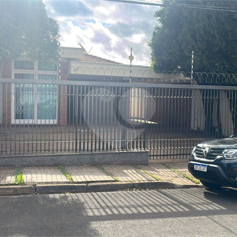 Casa à venda com 3 quartos, sendo 1 suíte, em Vila Progresso, Araraquara, SP