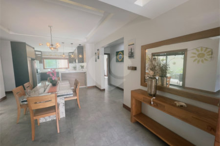 Casa em condomínio à venda com 4 quartos, sendo 2 suítes,  em Caravelas, Armação dos Búzios, RJ