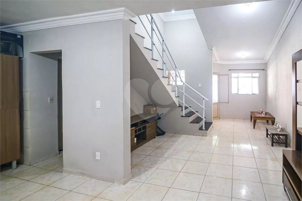 Sobrado à venda com 4 quartos, sendo 1 suíte, em Residencial Monte Verde, Indaiatuba, SP
