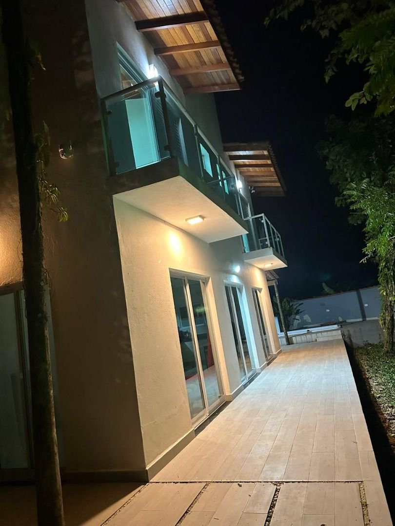 Sobrado com 3 dormitórios à venda, 269 m² por R$ 1.280.000,00 - Sertão do Camburi - São Sebastião/SP