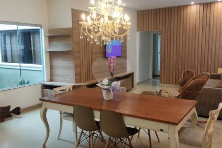Casa à venda com 4 quartos, sendo 1 suíte,  em Bosque de Ponta Porã, Ponta Porã, MS