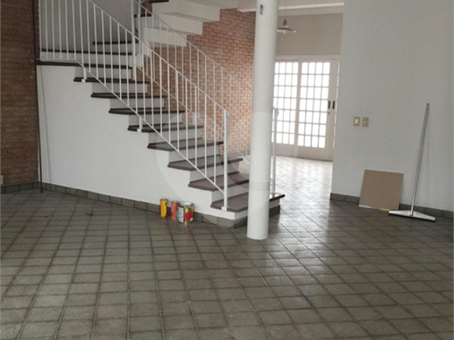 Sobrado à venda com 4 quartos, sendo 1 suíte,  em Indianópolis, São Paulo, SP