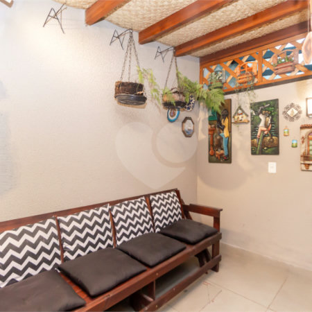Casa à venda com 2 quartos, sendo 1 suíte, no condomínio Vloft, São Paulo - SP
