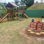 Casa à venda com 3 quartos, sendo 1 suíte, no condomínio New Village, Cotia - SP