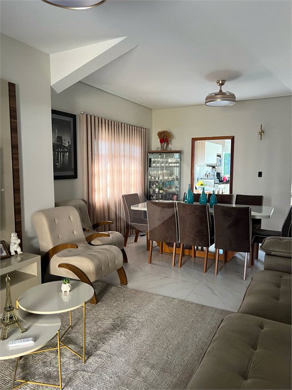 Casa à venda com 3 quartos, sendo 1 suíte, em Retiro das Fontes, Atibaia, SP