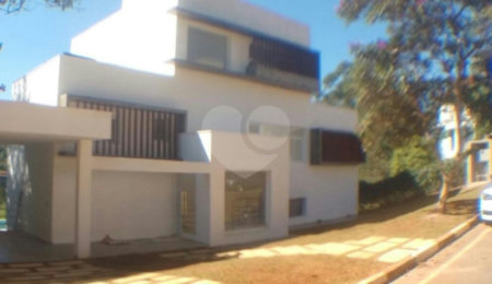 Sobrado à venda com 3 suítes em Seerra da Cantareira, Mairiporã, SP