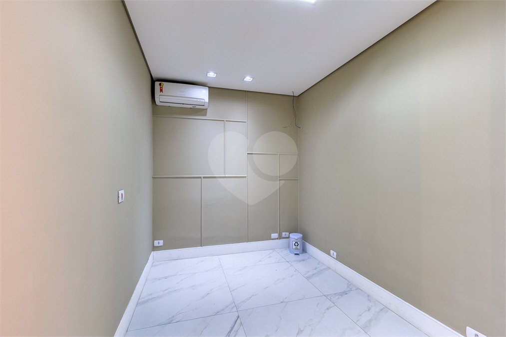 Casa à venda ou para alugar com 12 quartos, sendo 2 suítes, em Alto da Boa Vista, São Paulo, SP