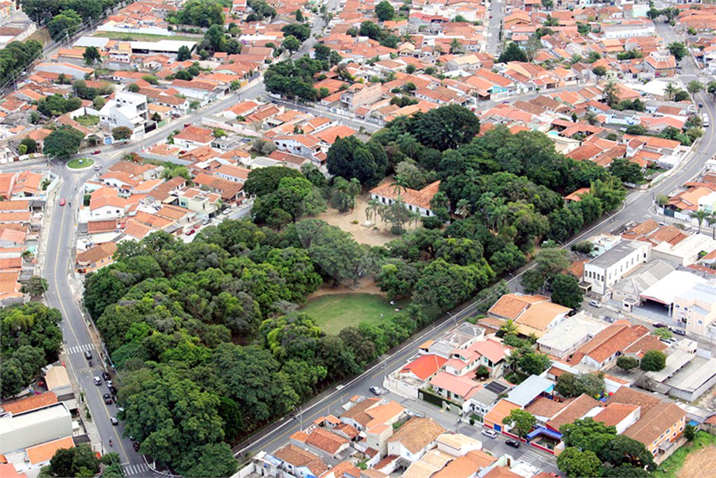 Chácara à venda com 1 quarto em Jardim Sandra Maria, Taubaté, SP