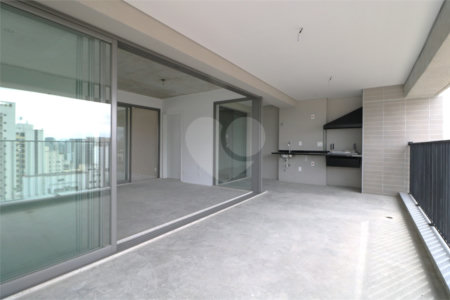 Apartamento à venda com 3 suítes em Moema, São Paulo, SP