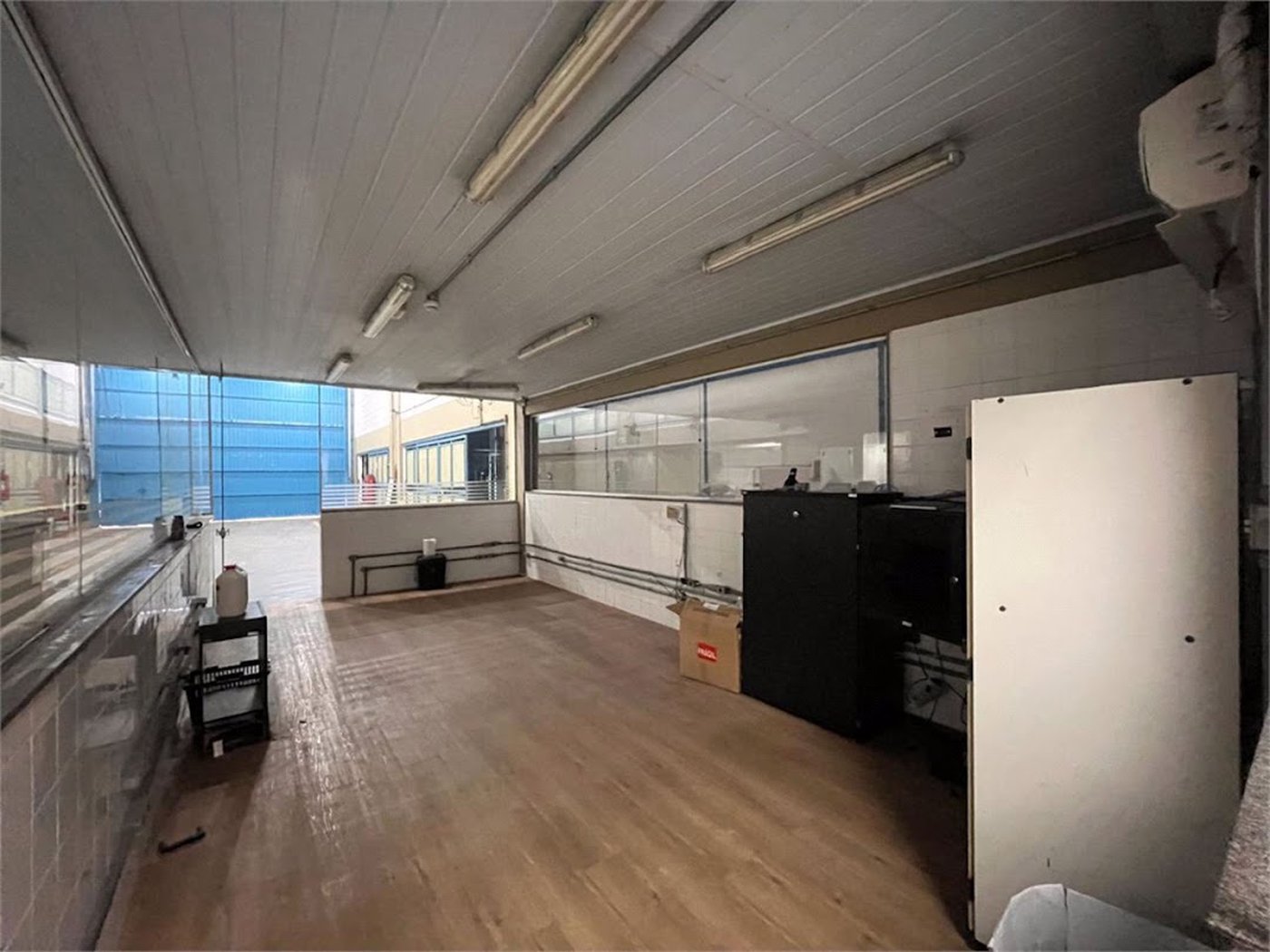 Prédio Corporativo em Santos | 4 Pavimentos | Galpão com Pé-Direito Duplo | Estrutura para +200 Pessoas | Compra Ou Locação