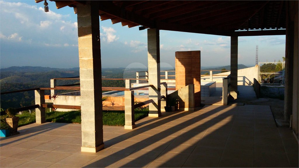 Chácara à venda com 3 quartos, sendo 1 suíte,  em Botujuru, Mogi das Cruzes, SP