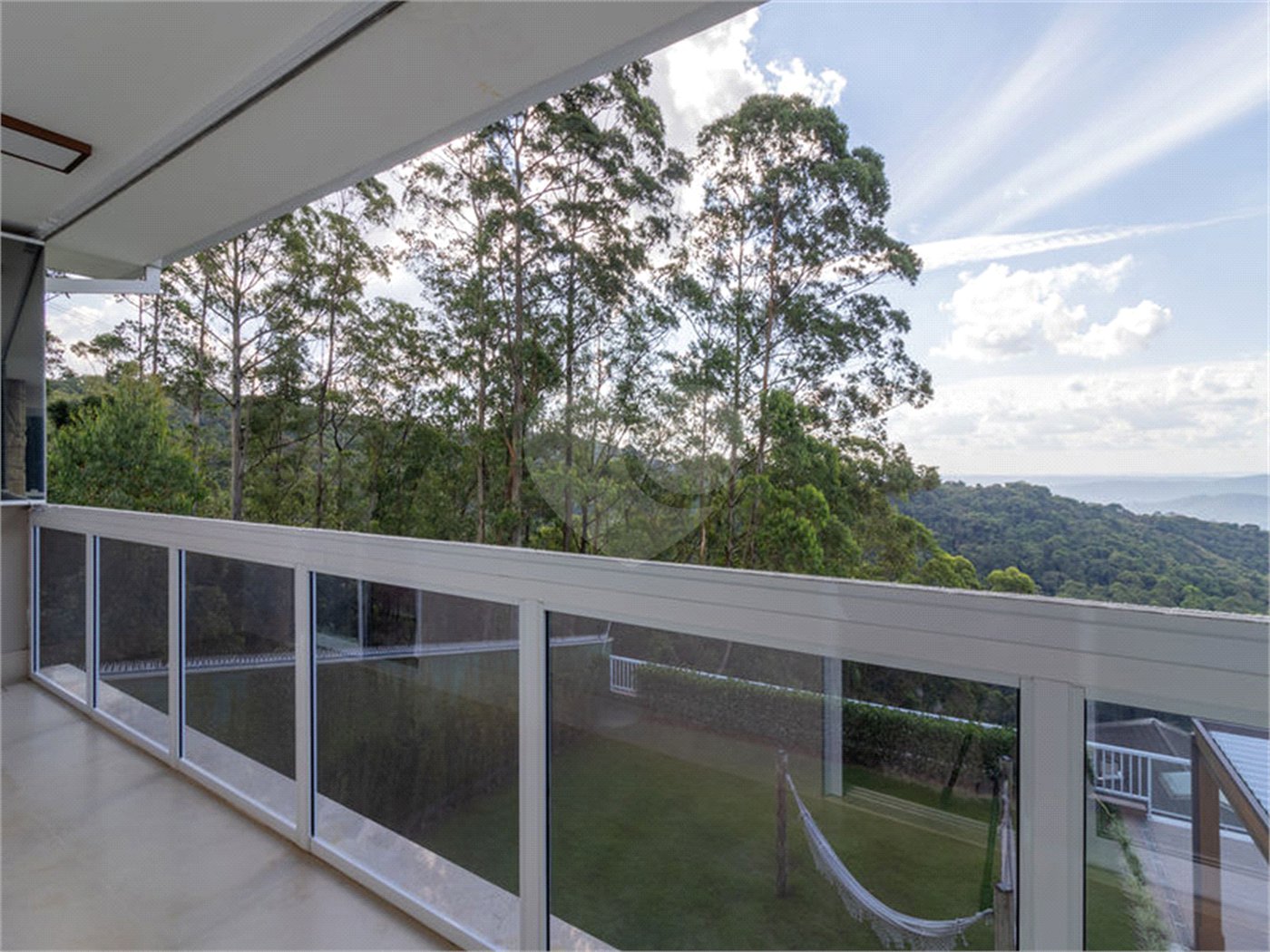 Casa à venda com 3 suítes no condomínio Parque Imperial da Cantareira, Mairiporã - SP