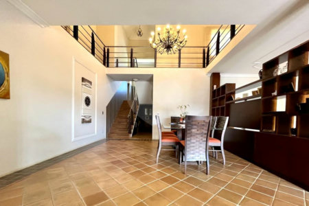 Casa à venda com 5 quartos, sendo 3 suítes, no condomínio Santa Teresa 1, Vinhedo - SP