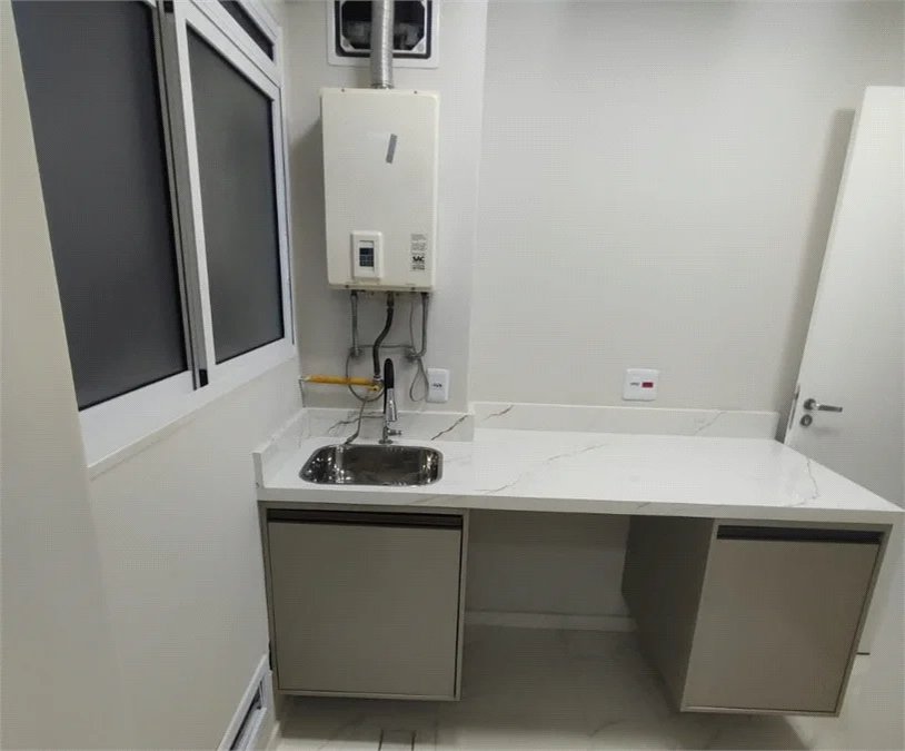 Apartamento à venda com 3 quartos, sendo 2 suítes,  em Jardim Arpoador, São Paulo, SP