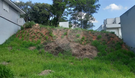 Terreno à venda no condomínio Reserva da Cantareiara, São Paulo - SP