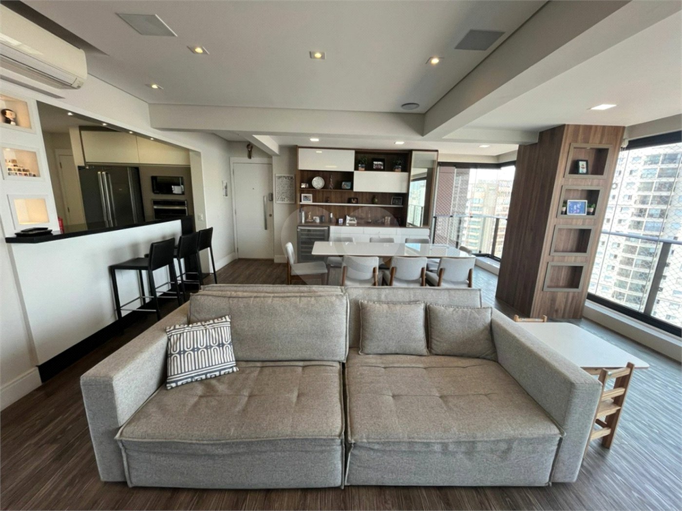 Apartamento à venda com 3 suítes em Campo Belo, São Paulo, SP