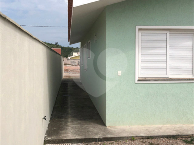 Casa à venda com 3 quartos, sendo 1 suíte,  no condomínio Marfi Iii- Fase Iii, Bom Jesus dos Perdões - SP