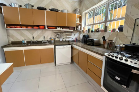 Casa à venda com 4 quartos, sendo 2 suítes, em Lar São Paulo, São Paulo, SP