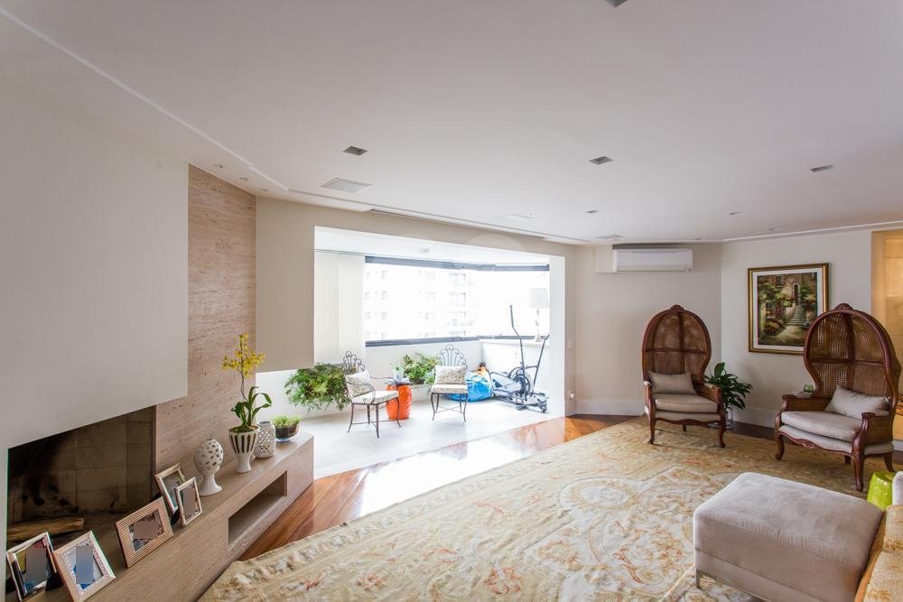 Apartamento à venda com 3 suítes em Campo Belo, São Paulo, SP