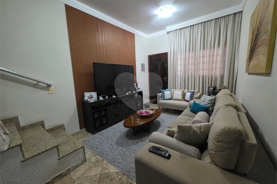 Sobrado à venda com 6 quartos, sendo 3 suítes, em Imirim, São Paulo, SP