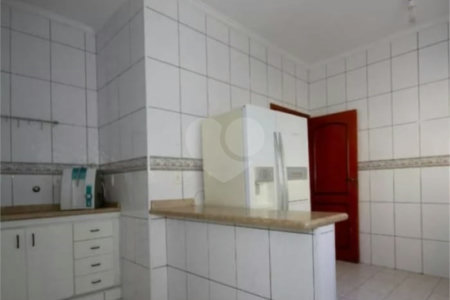 Sobrado à venda ou para alugar com 3 quartos, sendo 1 suíte, em Chora Menino, São Paulo, SP