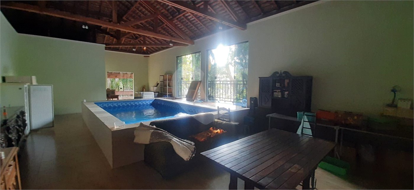 Casa à venda ou para alugar com 5 quartos, sendo 4 suítes, no condomínio Sausalito, Mairiporã - SP