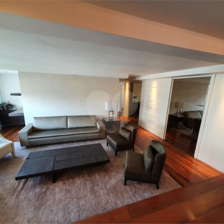Apartamento à venda com 3 quartos, sendo 2 suítes, em Alto da Boa Vista, São Paulo, SP