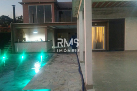 Casa à venda ou para alugar com 3 quartos, sendo 1 suíte,  no condomínio Terras de Mont Serrat, Salto - SP