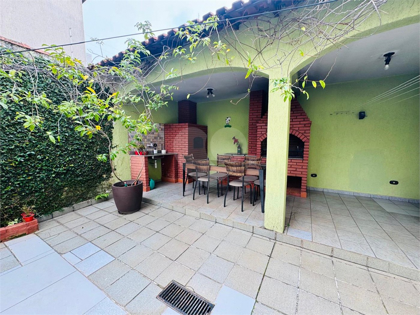 Casa à venda com 4 quartos, sendo 1 suíte,  em Vila Galvão, Guarulhos, SP