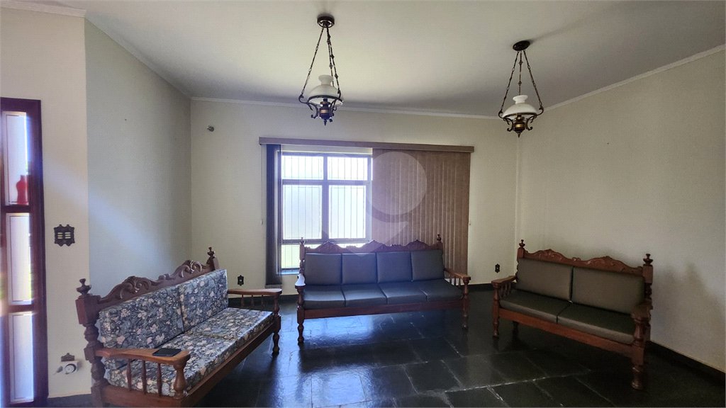 Casa à venda com 3 quartos, sendo 2 suítes, em Jardim Europa (vila Xavier), Araraquara, SP