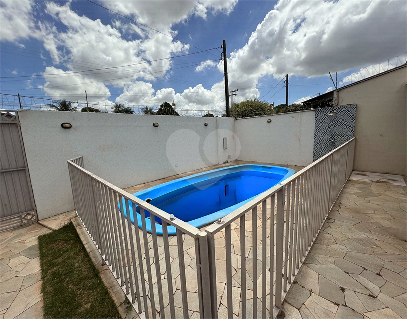Casa à venda com 3 quartos, sendo 1 suíte,  em Jardim Primaveril, Três Lagoas, MS