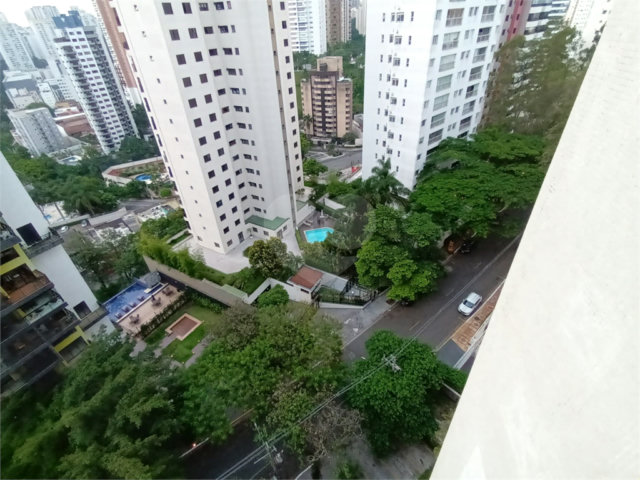 Apartamento à venda com 3 quartos, sendo 1 suíte,  em Jardim Sul, São Paulo, SP