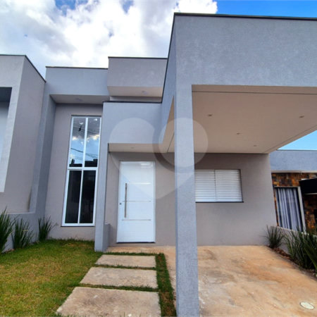 Casa à venda com 3 quartos, sendo 1 suíte, no condomínio Horto Florestal Villagio, Sorocaba - SP