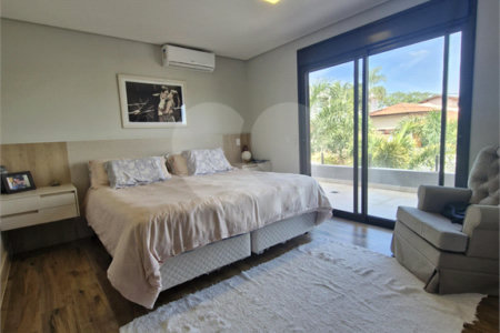 Casa à venda com 5 quartos, sendo 3 suítes, no condomínio Residencial Terras de Vinhedo, Vinhedo - SP