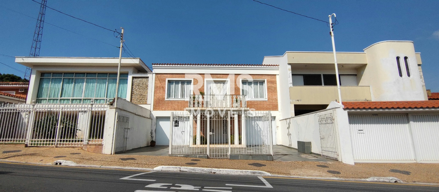Casa à venda com 4 quartos, sendo 2 suítes,  no Centro, Itu, SP