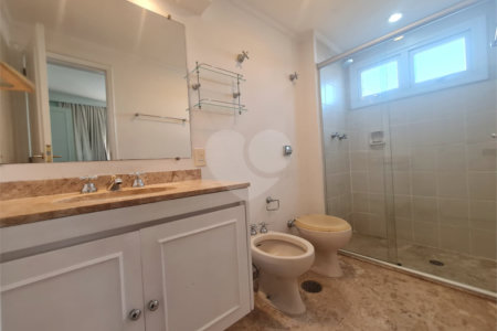 Apartamento à venda com 3 quartos, sendo 2 suítes, em Alto da Boa Vista, São Paulo, SP