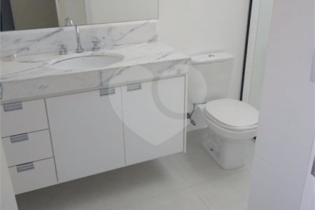 Casa à venda ou para alugar com 3 suítes no condomínio Quinta das Oliveiras, Valinhos - SP