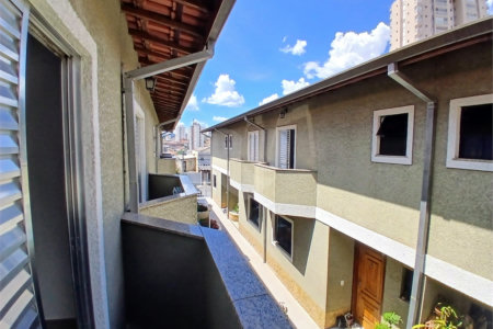 Casa à venda com 3 quartos, sendo 1 suíte, no condomínio Res Saint Honoré, São Paulo - SP
