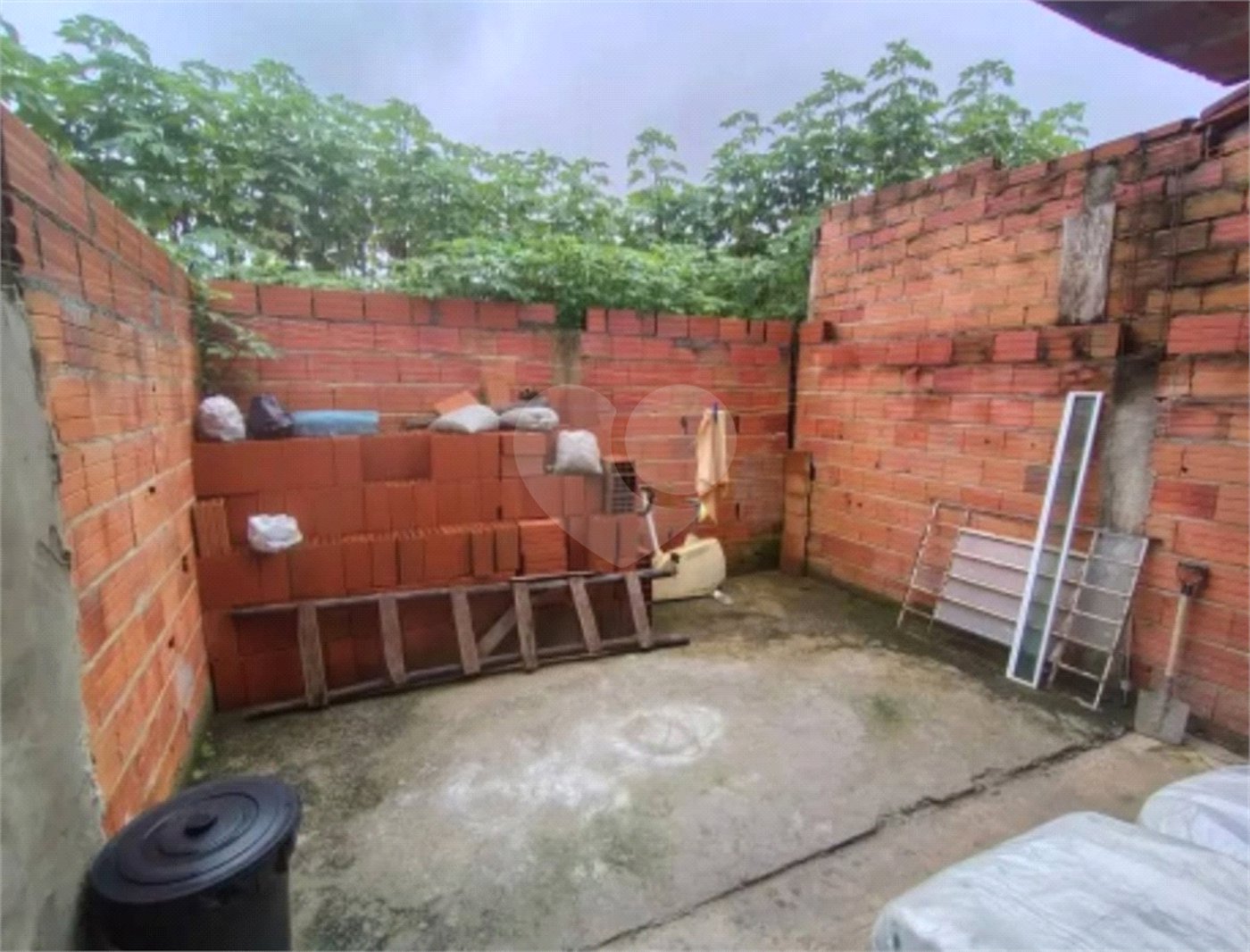 Casa à venda com 2 quartos no condomínio Antilhas, Cotia - SP