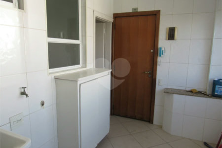 Linda Cobertura na Região de Campos Elíseos - 4 dormitórios (3 suítes). 5 Banheiros