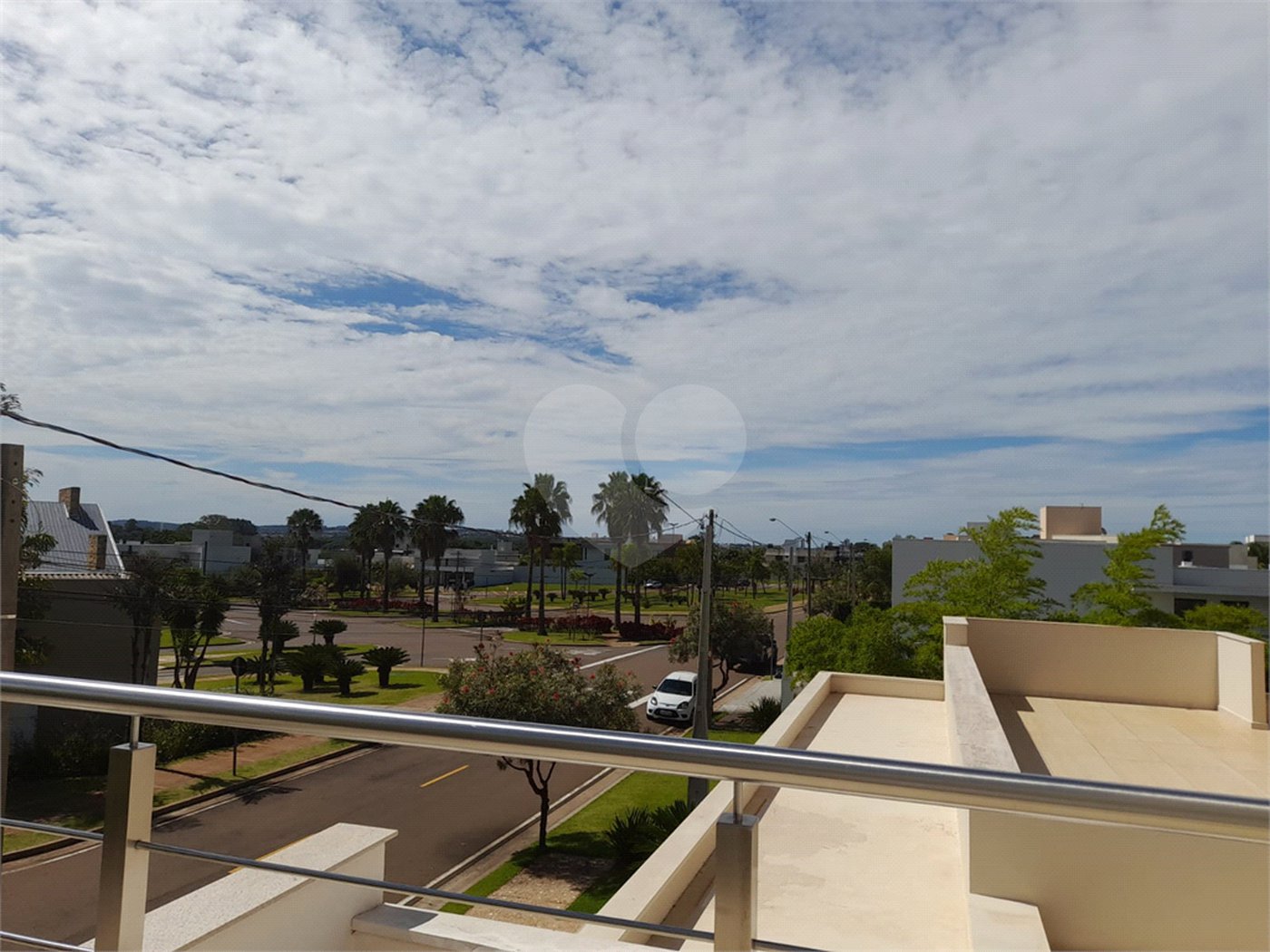 Casa à Venda no Condomínio Damha III – Elegância e Conforto para sua Família