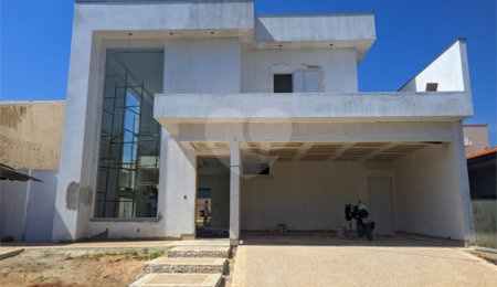 Casa à venda com 3 quartos, sendo 1 suíte,  no condomínio Acacias II, Araraquara - SP