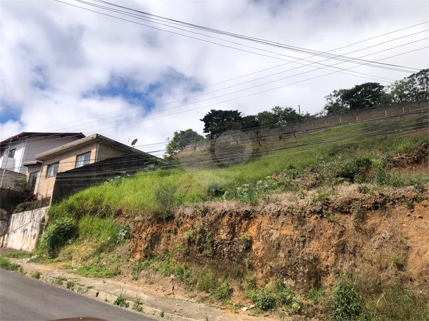 Terreno Amplo à Venda – 528 m² no Jardim Quisisana/MG