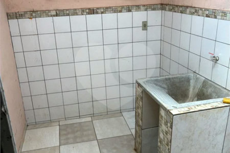 Casa Ampla e Versátil na Vila Marcelino — Excelente Espaço e Pronta para Ocupação Imediata!