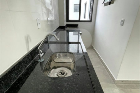 Casa à venda com 3 quartos, sendo 1 suíte, no condomínio Residencial Calegari, São Paulo - SP