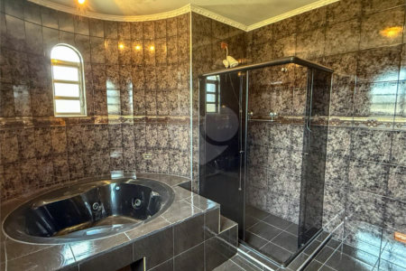 Sobrado à venda com 3 quartos, sendo 1 suíte, em Cidade Líder, São Paulo, SP