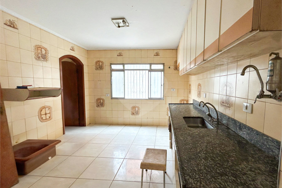 Sobrado à venda com 4 quartos, sendo 3 suítes, em Vila Prudente, São Paulo, SP