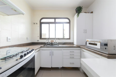 Apartamento à venda com 3 quartos, sendo 2 suítes, em Itaim Bibi, São Paulo, SP