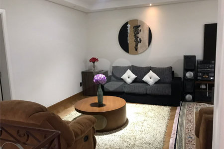 Sobrado à venda com 4 quartos, sendo 3 suítes, em Jardim Franca, São Paulo, SP
